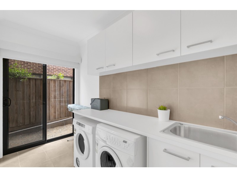 37 Starboard Way, Werribee South VIC 3030