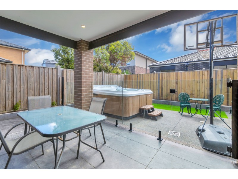 37 Starboard Way, Werribee South VIC 3030
