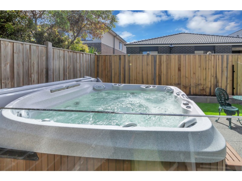 37 Starboard Way, Werribee South VIC 3030