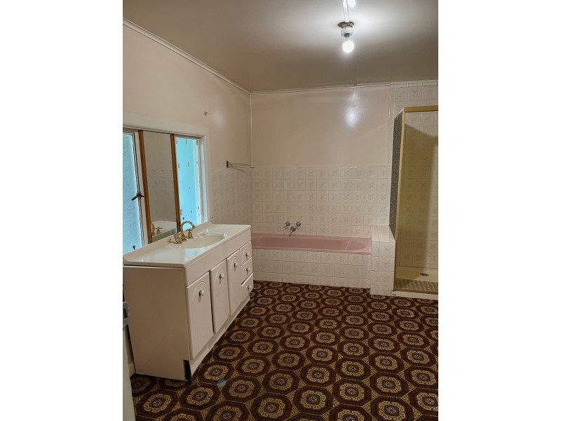 139 Taylors Road, St Albans VIC 3021