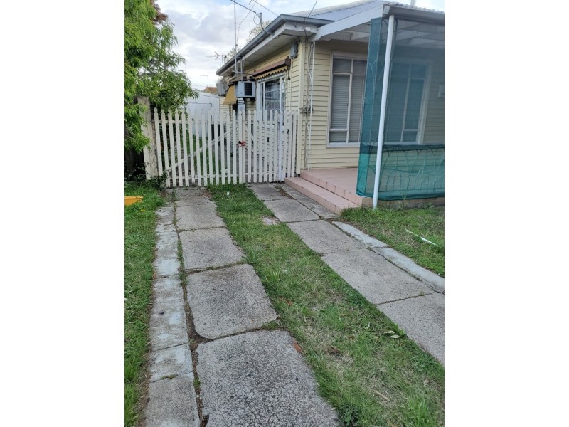 139 Taylors Road, St Albans VIC 3021