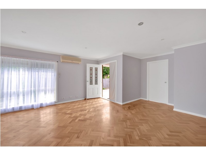 2/17 Syme Street, St Albans VIC 3021