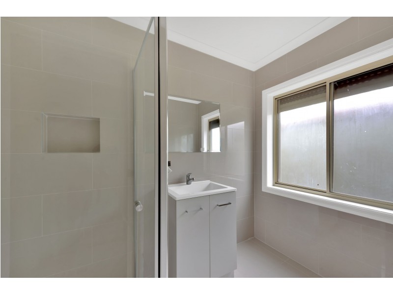 2/17 Syme Street, St Albans VIC 3021