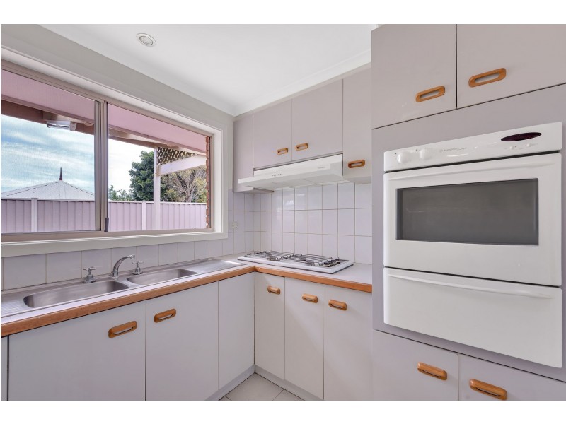 2/19 Wahgunyah Drive, St Albans VIC 3021