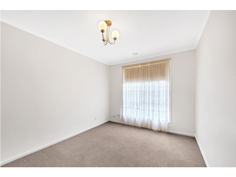 2/19 Wahgunyah Drive, St Albans VIC 3021