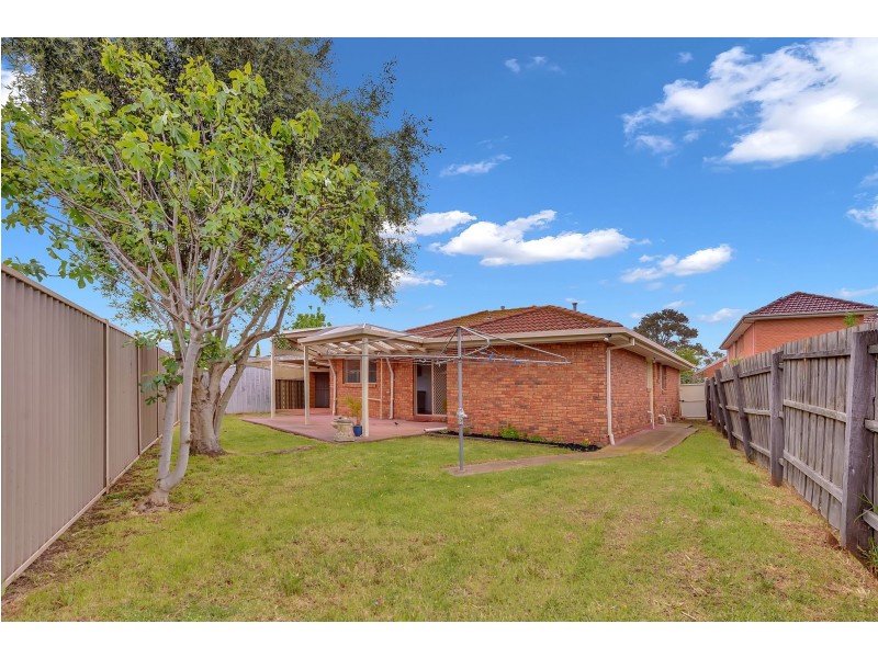 2/19 Wahgunyah Drive, St Albans VIC 3021