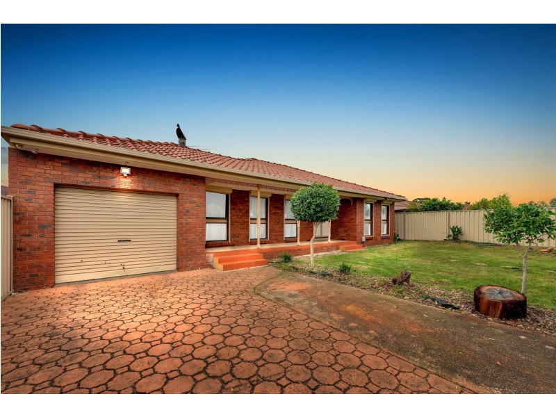 3 Allandale Road, Kings Park VIC 3021