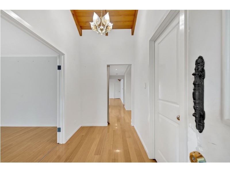 3 Allandale Road, Kings Park VIC 3021