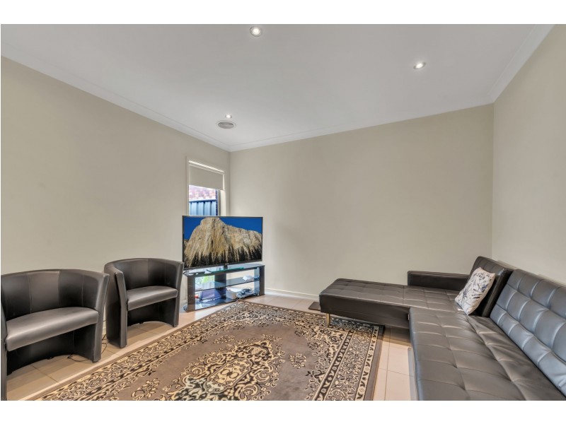 8 Rockpool Road, Truganina VIC 3029