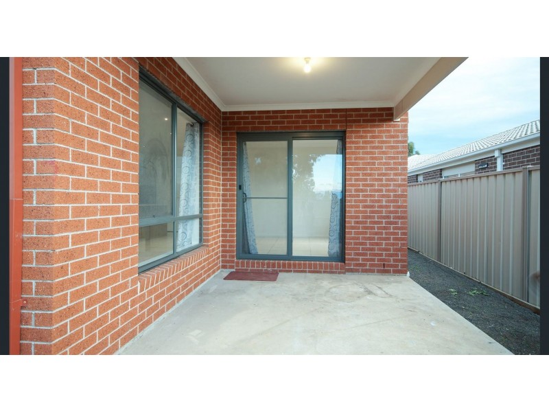 8 Rockpool Road, Truganina VIC 3029