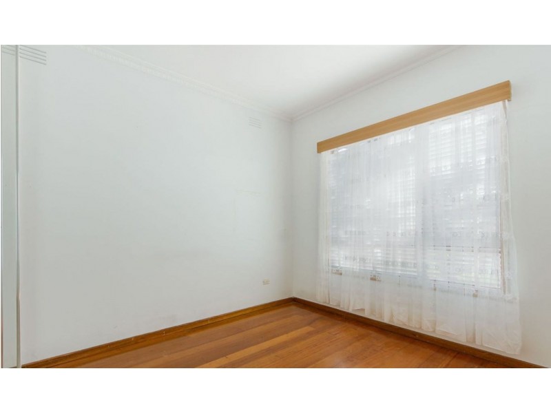 4 Occold Court, St Albans VIC 3021