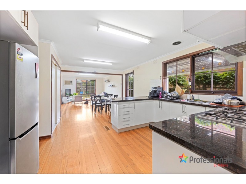 37 Rowan Drive, Kealba VIC 3021