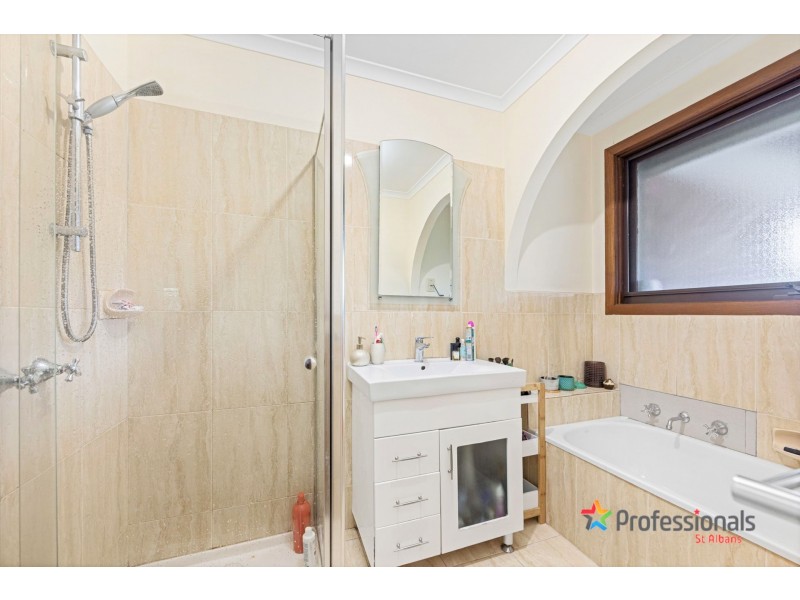 37 Rowan Drive, Kealba VIC 3021