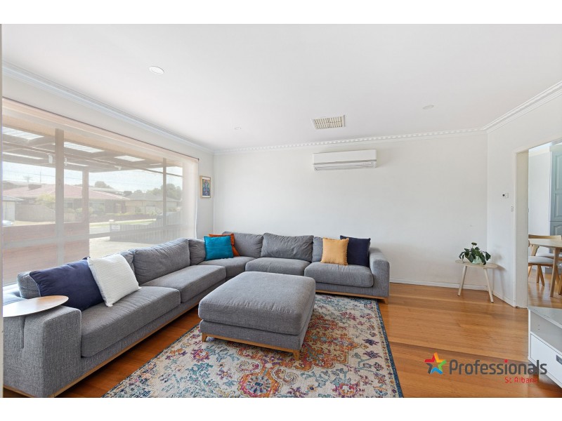 42 Lois Street, St Albans VIC 3021