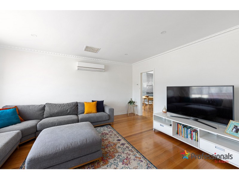 42 Lois Street, St Albans VIC 3021