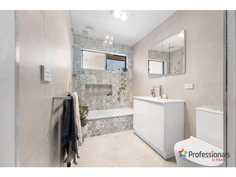 42 Lois Street, St Albans VIC 3021
