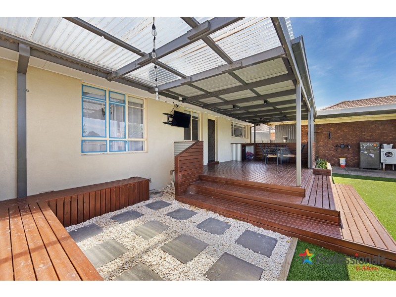 42 Lois Street, St Albans VIC 3021
