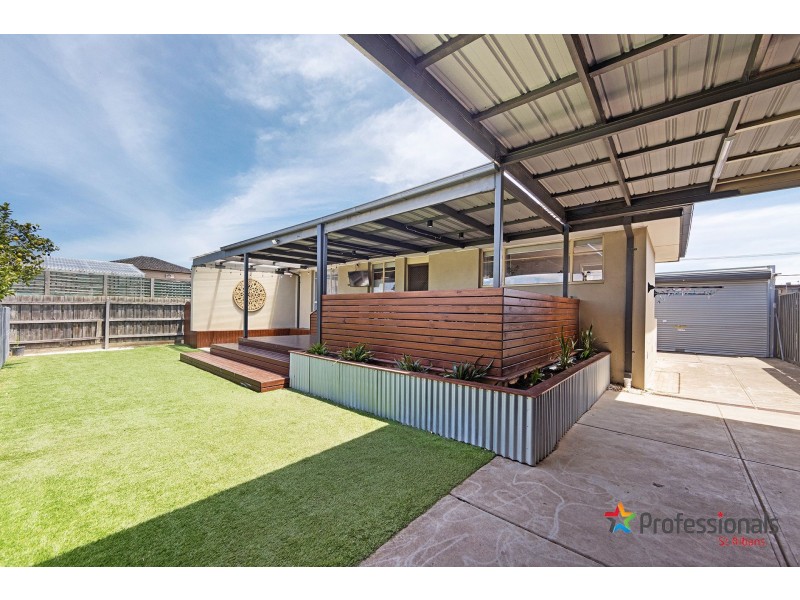 42 Lois Street, St Albans VIC 3021