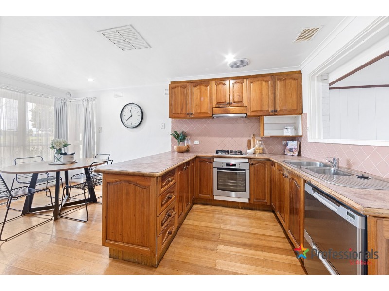 21 Diamond Avenue, Albanvale VIC 3021