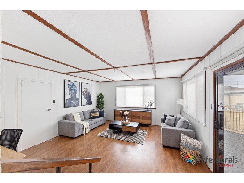 21 Diamond Avenue, Albanvale VIC 3021