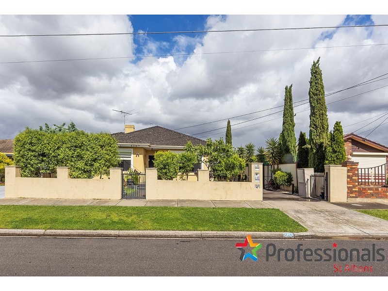 1&2/55 Millawa Avenue, St Albans VIC 3021