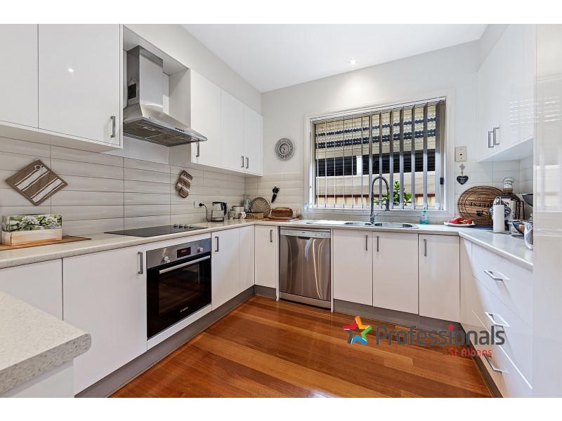 1&2/55 Millawa Avenue, St Albans VIC 3021