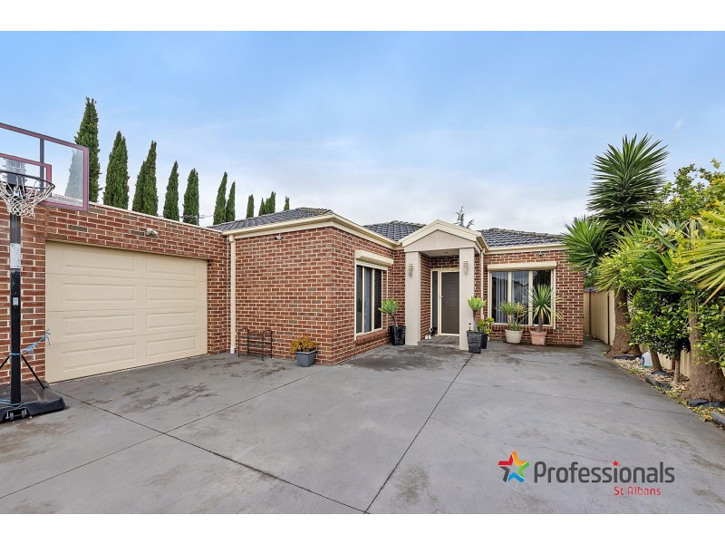 1&2/55 Millawa Avenue, St Albans VIC 3021