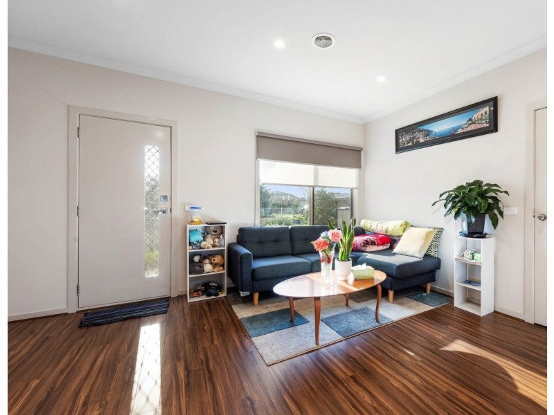 6/72 Errington Road, St Albans VIC 3021