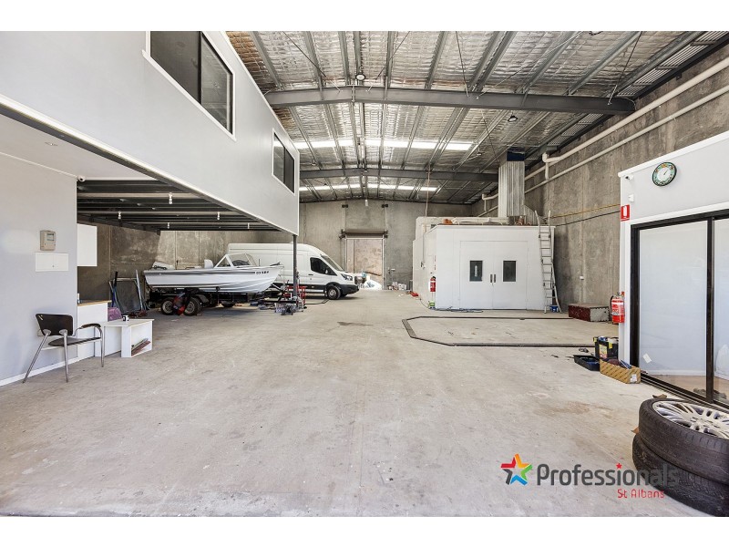 30 Imperial Avenue, Sunshine North VIC 3020