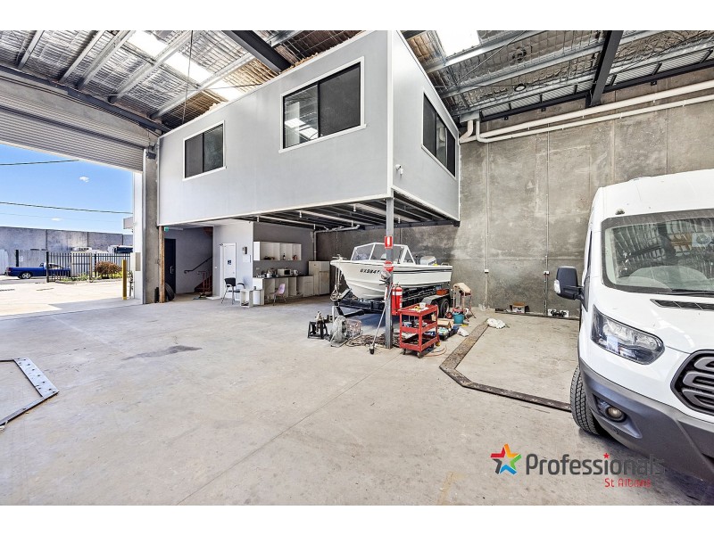 30 Imperial Avenue, Sunshine North VIC 3020