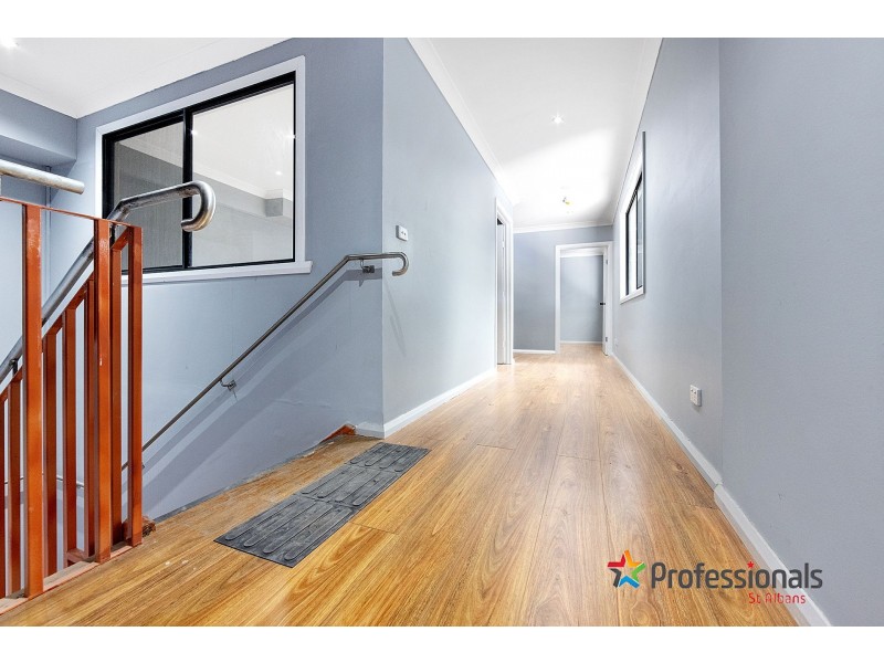 30 Imperial Avenue, Sunshine North VIC 3020