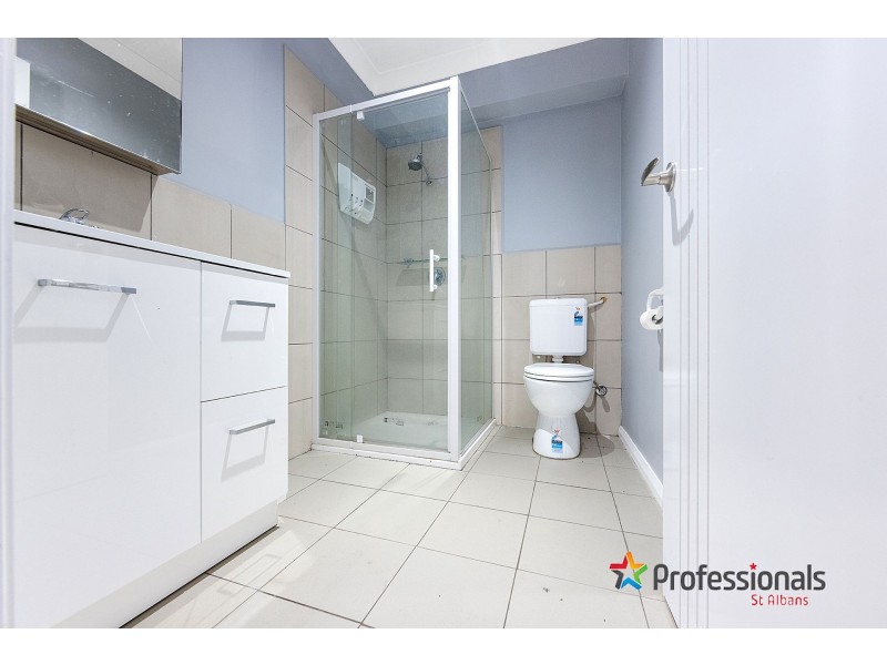 30 Imperial Avenue, Sunshine North VIC 3020