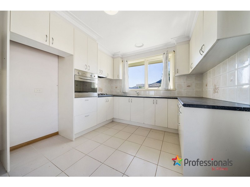 9 Breydon Court, St Albans VIC 3021