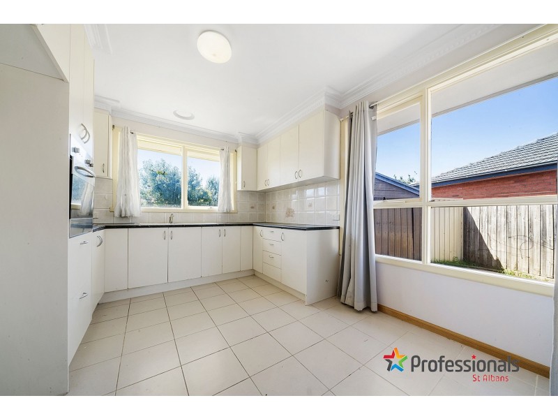 9 Breydon Court, St Albans VIC 3021