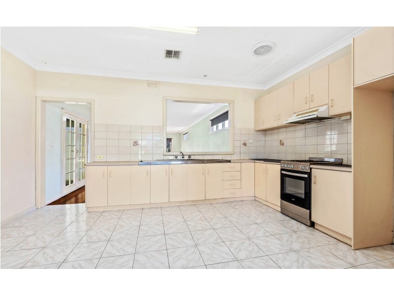 38 Walmer Avenue, St Albans VIC 3021