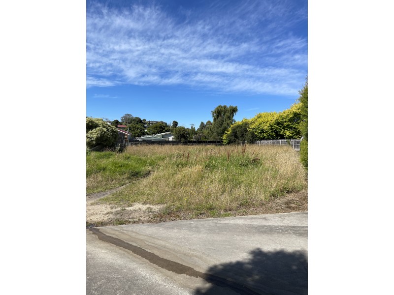 6 Banksia Court, Lakes Entrance VIC 3909