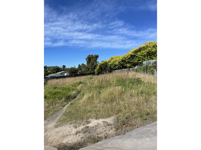 6 Banksia Court, Lakes Entrance VIC 3909