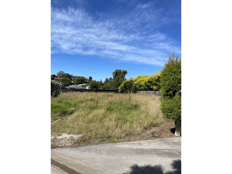 6 Banksia Court, Lakes Entrance VIC 3909