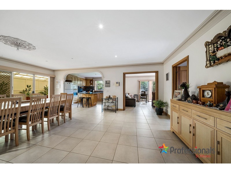 192 Westwood Drive, Burnside VIC 3023