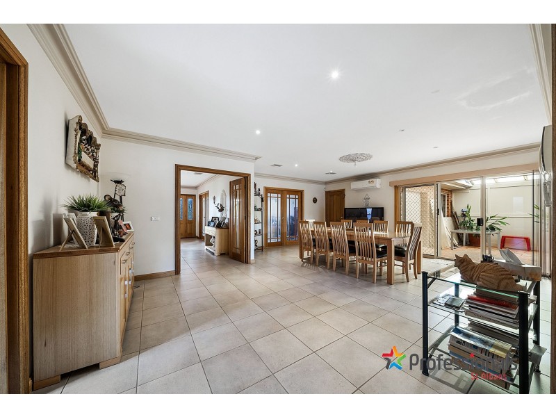 192 Westwood Drive, Burnside VIC 3023