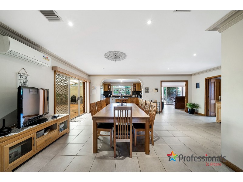 192 Westwood Drive, Burnside VIC 3023