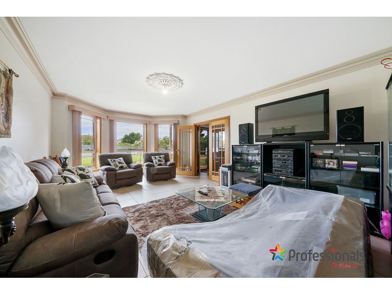 192 Westwood Drive, Burnside VIC 3023