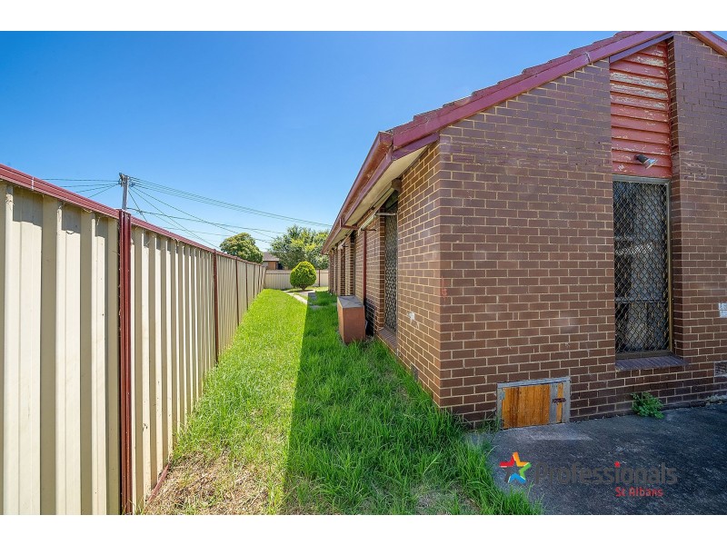 14 Barnes Crescent, Sunshine West VIC 3020