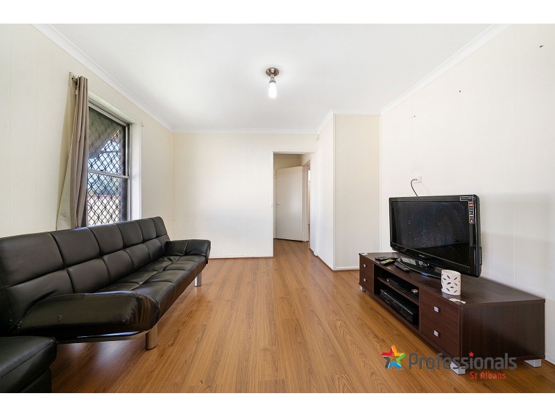 14 Barnes Crescent, Sunshine West VIC 3020