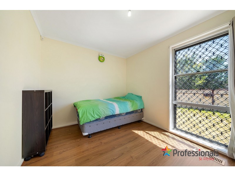 14 Barnes Crescent, Sunshine West VIC 3020