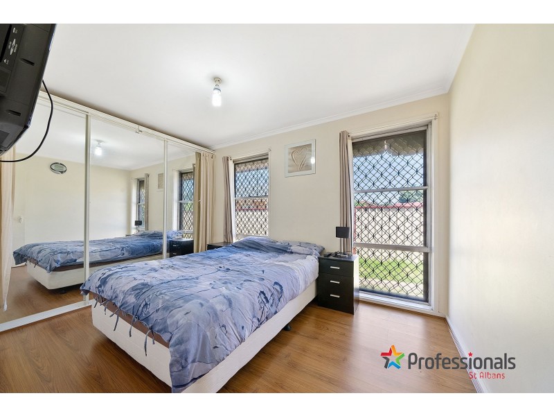 14 Barnes Crescent, Sunshine West VIC 3020