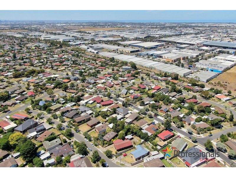 14 Barnes Crescent, Sunshine West VIC 3020