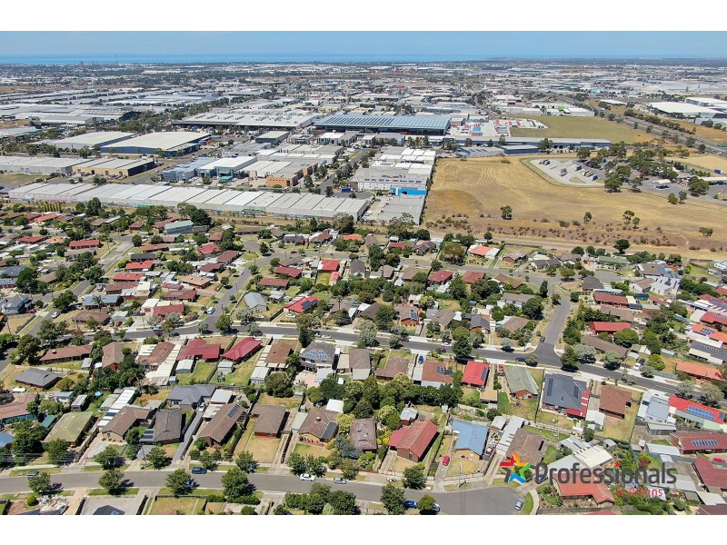 14 Barnes Crescent, Sunshine West VIC 3020