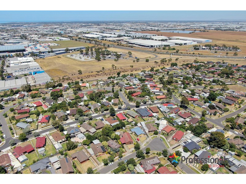 14 Barnes Crescent, Sunshine West VIC 3020