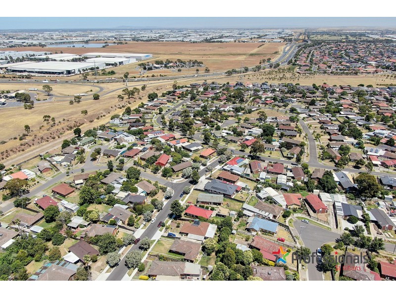 14 Barnes Crescent, Sunshine West VIC 3020